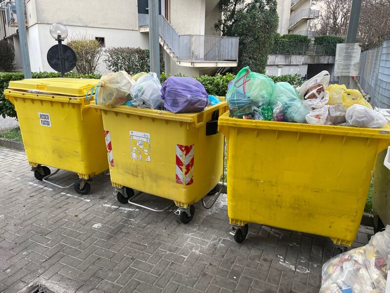 Cassonetti condominiali a Milano — il problema che risolviamo